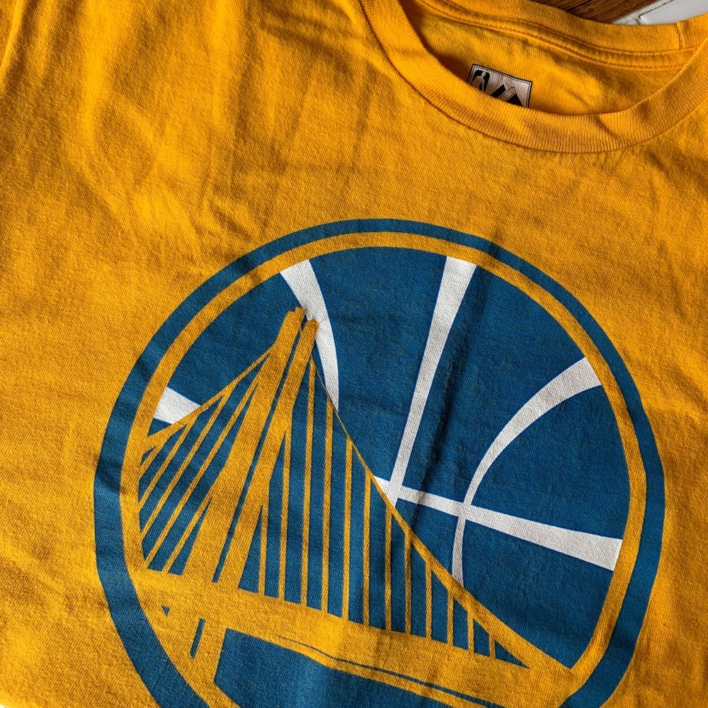 𝗗𝗢𝗡𝗔𝗧𝗘𝗗 Golden State Warriors Curry T-Shirt
